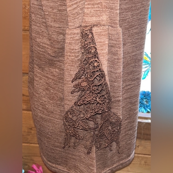 Beautiful Peasant Style Tunic - Picture 11 of 12